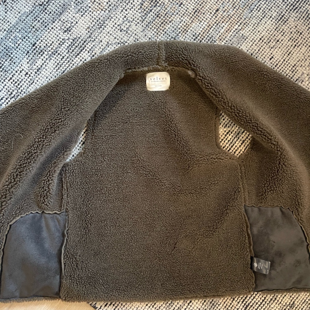 Velvet by Graham and Spencer Sherling Vest - Picture 4 of 7